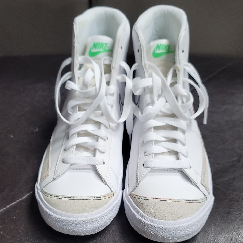 Nike White and Green High-Tops